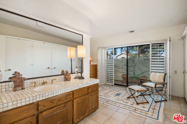 2107 Century Woods Way, Los Angeles, California 90067, 3 Bedrooms Bedrooms, ,2 BathroomsBathrooms,Condominium,For Sale,Century Woods,23315621