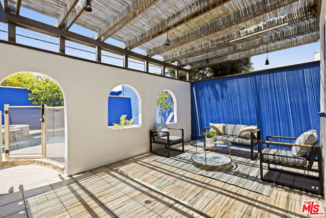 1335 S Sierra Bonita Avenue, Los Angeles CA: https://media.crmls.org/mediaz/40691be7-00b6-4d52-8f21-dd36852f46f2.jpg