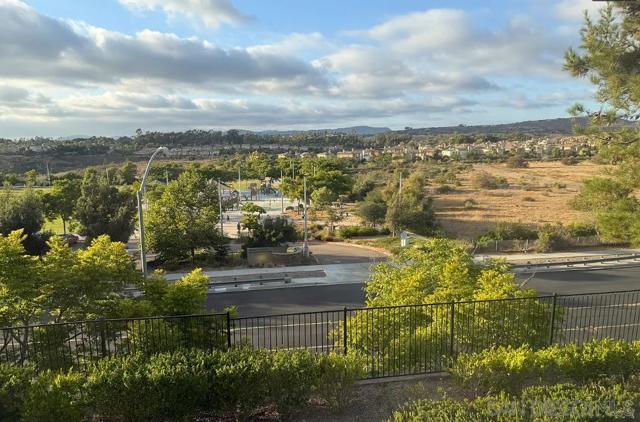 7770 Via Belfiore, San Diego CA: https://media.crmls.org/mediaz/40693501-debb-4e7b-8a34-e026e678f851.jpg