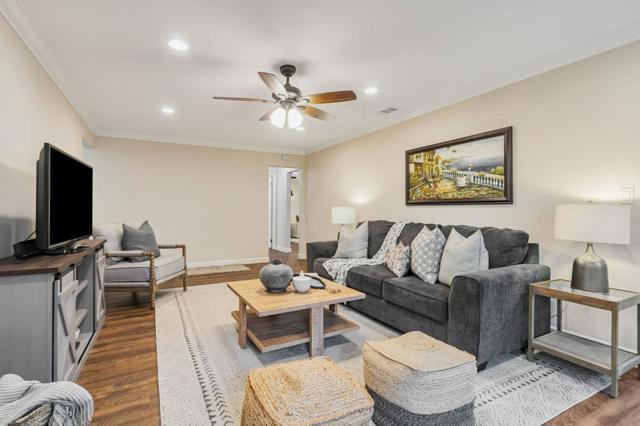2569 Borax Drive, Santa Clara CA: https://media.crmls.org/mediaz/4069e013-042c-4835-9958-fbb194a7c459.jpg