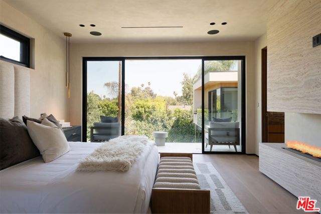 13221 Hesby Street, Sherman Oaks CA: https://media.crmls.org/mediaz/406a91a3-c8e9-4265-8c72-6dea68718dd5.jpg