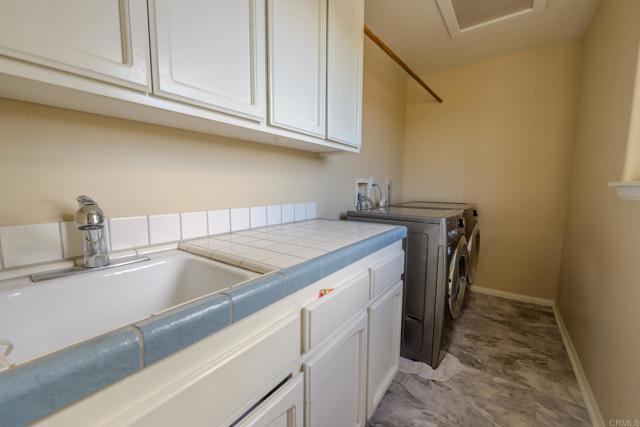 22633 Inspiration Pt, Canyon Lake CA: https://media.crmls.org/mediaz/406ad332-9e78-4c01-8b66-17c459063371.jpg