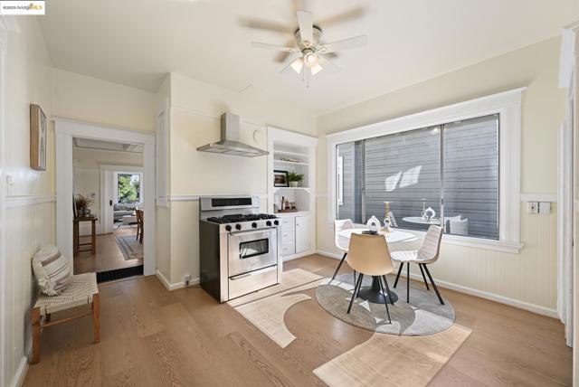 806 54Th St, Oakland CA: https://media.crmls.org/mediaz/406aefcb-fa5b-4874-9bc6-79292fd192c8.jpg