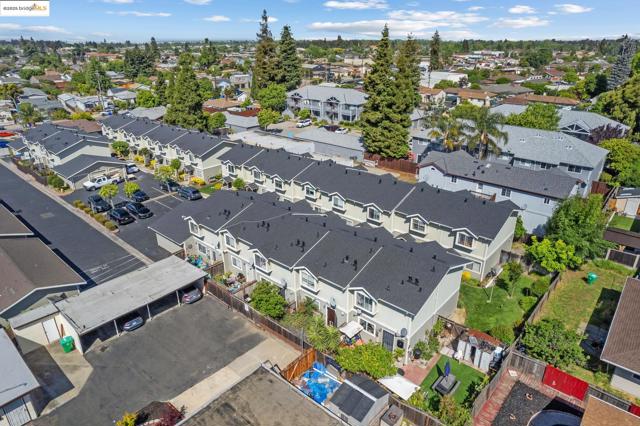 21564 Meekland ave, Hayward CA: https://media.crmls.org/mediaz/406b44d1-cfae-4fdf-a7b9-8b77f96db6a3.jpg