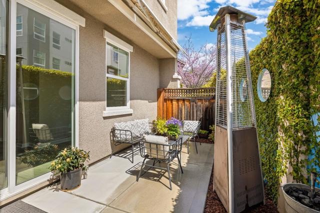 850 Maple Place, East Palo Alto CA: https://media.crmls.org/mediaz/406b5d3b-fccb-4f82-b335-7400b3c15f42.jpg