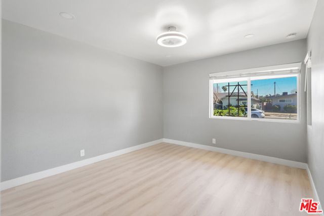8901 Rubio Avenue, North Hills CA: https://media.crmls.org/mediaz/406b65b6-9a68-4426-aa00-6f2f8cb4c6af.jpg