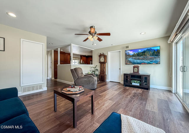 1878 Moore Street, Simi Valley CA: https://media.crmls.org/mediaz/406b81b9-3858-4998-ab84-a08a8609c4a7.jpg