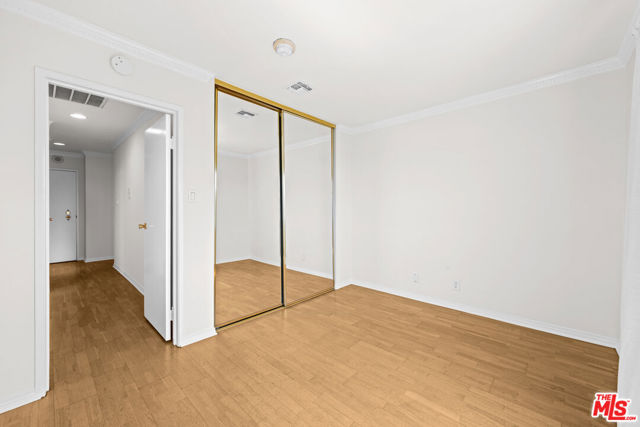 101 California Avenue, Santa Monica CA: https://media.crmls.org/mediaz/406bfd79-f19f-4779-a936-a50157aef70e.jpg
