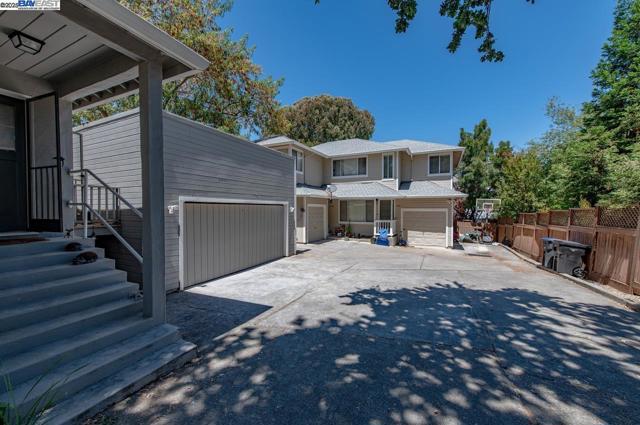 3939 Vineyard Ave, Pleasanton CA: https://media.crmls.org/mediaz/406c2285-8edd-425b-9047-a3604038ac54.jpg
