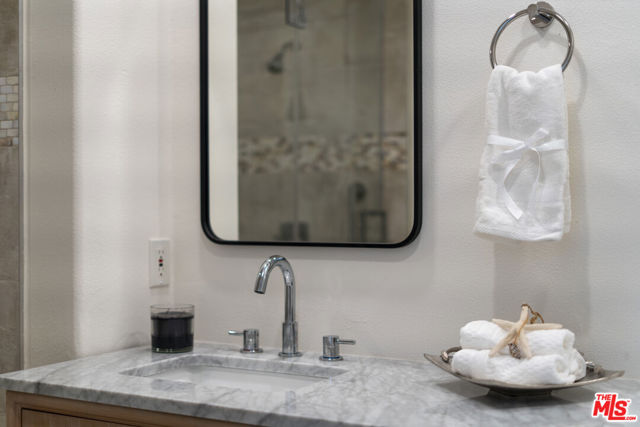 13075 Pacific, Playa Vista CA: https://media.crmls.org/mediaz/406c2f2f-52ab-43c9-b192-30c3befe2608.jpg