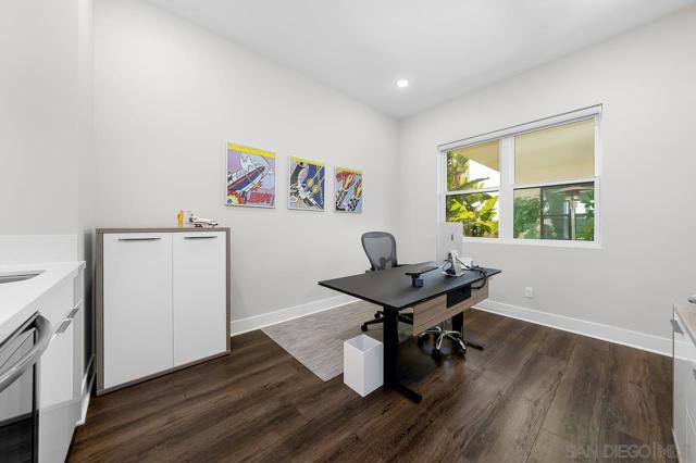 13722 Canyon Loop Trl, San Diego CA: https://media.crmls.org/mediaz/406c5a4b-e86f-4b09-9b47-1704481b2be2.jpg