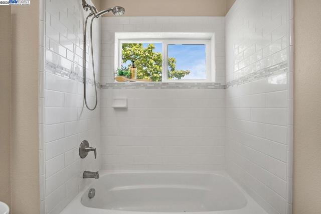 200 Valletta Ln, Pleasanton CA: https://media.crmls.org/mediaz/406cddb4-d223-4d4d-a2ed-a19cb65e64e4.jpg