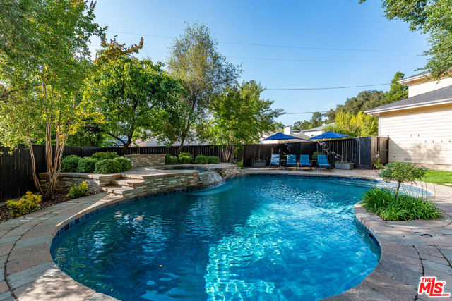 23040 Blue Bird Drive, Calabasas CA: https://media.crmls.org/mediaz/406d2d0c-eb8d-45ed-923b-4de1b88cbd3f.jpg