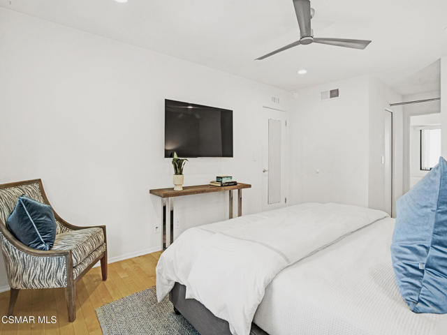 1206 S Westlake Boulevard, Westlake Village CA: https://media.crmls.org/mediaz/406d79a3-3ea3-4878-913d-780ed9b801a1.jpg