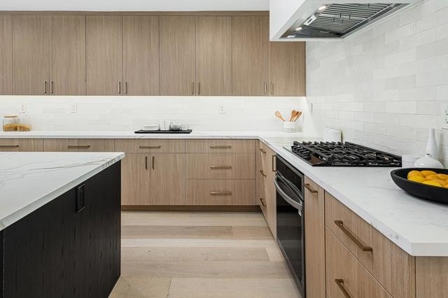 11 Sussex Court, Rancho Mirage CA: https://media.crmls.org/mediaz/406e6e1c-f305-4408-b4ff-8a9133c4fdcb.jpg