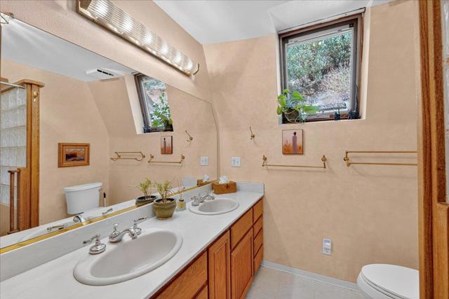 5224 Twin Falls Road, Morgan Hill CA: https://media.crmls.org/mediaz/406f5a07-22f3-420f-b6fa-c57b5d9d04d2.jpg