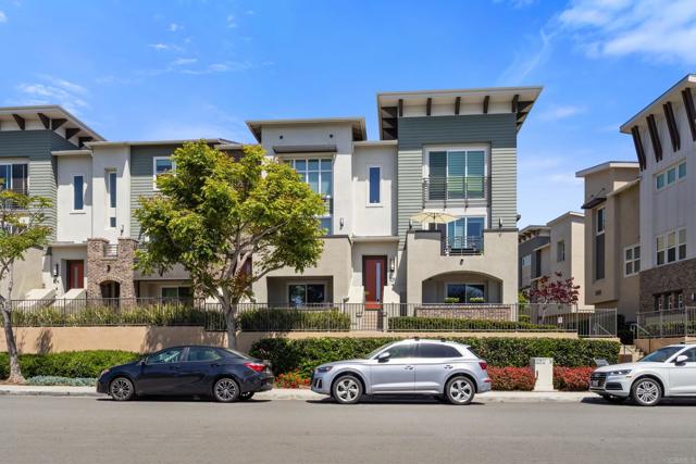 6132 Colt Place, Carlsbad CA: https://media.crmls.org/mediaz/406fe8ba-c3f5-49e1-b98c-84f29d102c84.jpg