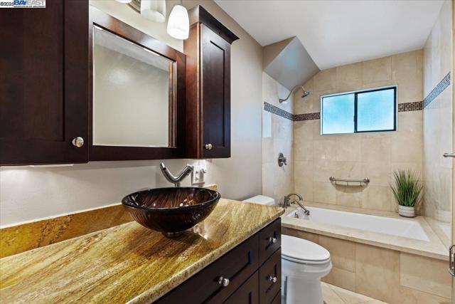 1672 Crescent Avenue, Castro Valley CA: https://media.crmls.org/mediaz/407034d5-e0f3-43ed-9758-1fba24d5e71f.jpg