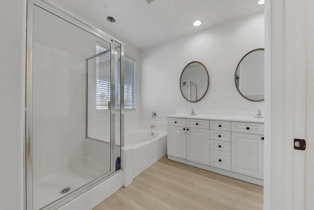 43820 Cape Cod Court, Indio CA: https://media.crmls.org/mediaz/4070a375-80c4-42e1-8dd8-64c976ff8ae3.jpg