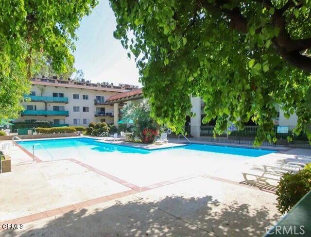 5460 White Oak Avenue, Encino CA: https://media.crmls.org/mediaz/4071443e-6276-41b4-9240-8946c8b36eba.jpg
