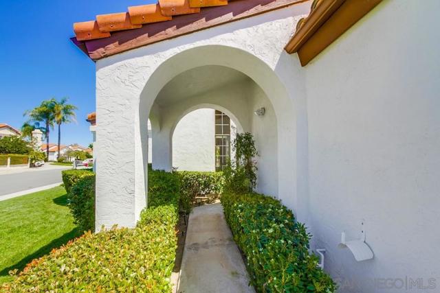 11742 Avenida Sivrita, San Diego CA: https://media.crmls.org/mediaz/407275f8-f4e4-41be-b67a-57dc9de54a5e.jpg