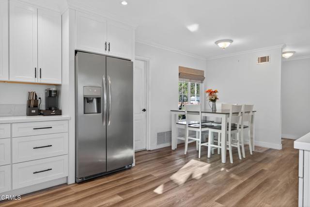 86 Willey Street, Ojai CA: https://media.crmls.org/mediaz/40731c46-2495-42b1-a213-973c56a37a3c.jpg