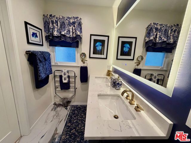 13957 Chandler Boulevard, Sherman Oaks CA: https://media.crmls.org/mediaz/4073487f-f62d-4336-b59e-647484d6c21b.jpg