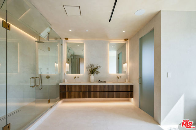 3731 Wasatch Avenue, Los Angeles CA: https://media.crmls.org/mediaz/4073d28b-355c-43db-bc80-66f15beef911.jpg