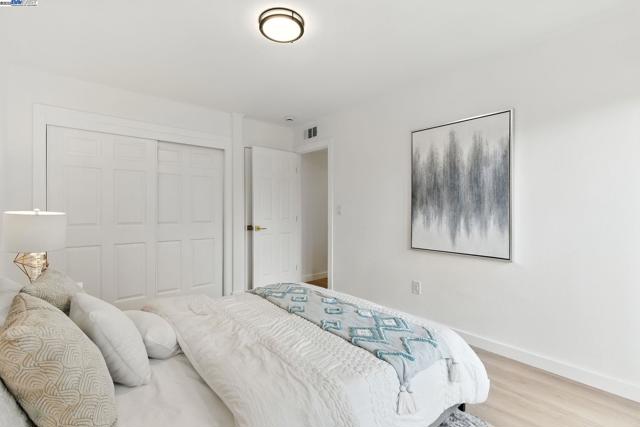 100 Byrne St, Daly City CA: https://media.crmls.org/mediaz/4073da48-05b4-4beb-9f09-81a48714668d.jpg