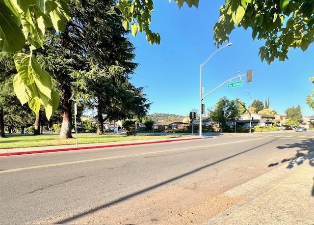 1047 Bret Knoll Court, San Jose CA: https://media.crmls.org/mediaz/40742018-42eb-4c36-9729-e4746d855641.jpg