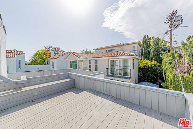 821 Lorraine Boulevard, Los Angeles CA: https://media.crmls.org/mediaz/40747eff-4491-418f-8b62-7832d9de643c.jpg