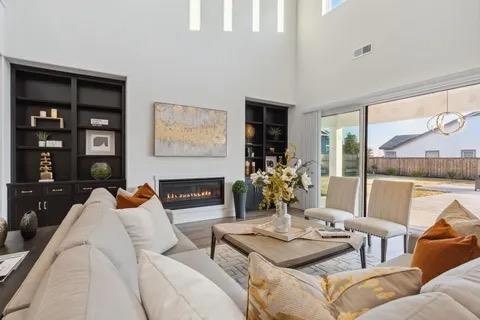 1734 Lester Avenue, Clovis CA: https://media.crmls.org/mediaz/407483d6-9667-4986-ae6f-cb7c2bb203e1.jpg