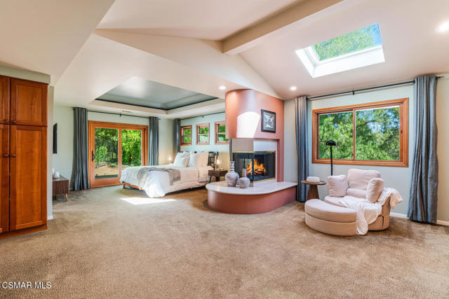 356 Laguna Terrace, Simi Valley CA: https://media.crmls.org/mediaz/40748766-693b-424d-bfe0-8957d1d00a83.jpg