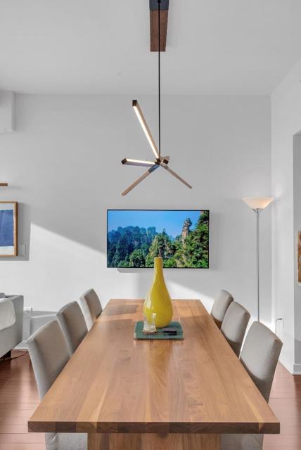 38 N Almaden Boulevard, San Jose CA: https://media.crmls.org/mediaz/40757534-52c7-4e51-832a-acd5a73886af.jpg