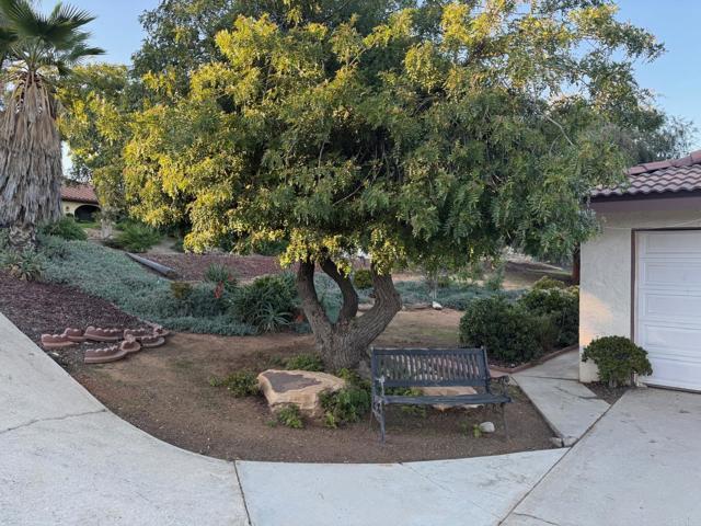 Detail Gallery Image 3 of 36 For 16430 Everetts Way, Riverside,  CA 92504 - 4 Beds | 2/1 Baths