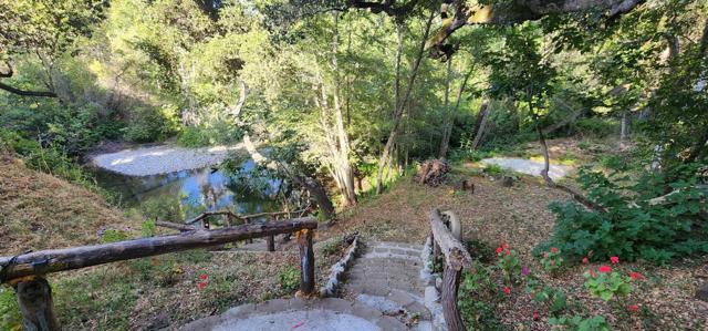 81 E Garzas Road, Carmel Valley CA: https://media.crmls.org/mediaz/407679b3-9be2-4ed8-aba5-472d4c79a845.jpg