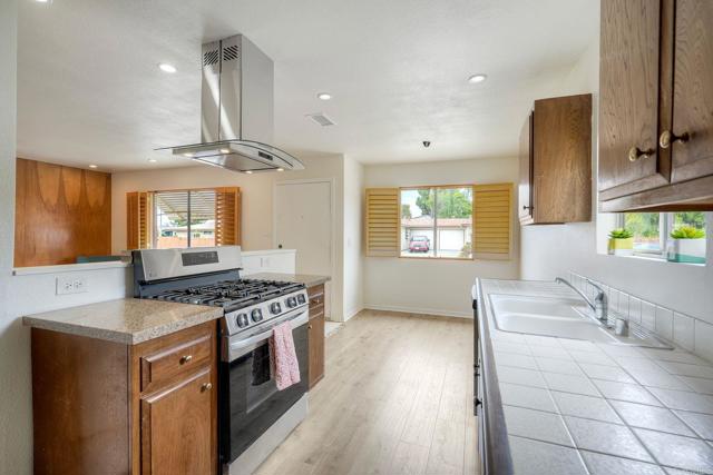 Detail Gallery Image 15 of 47 For 3607 Frenzel Cir, Oceanside,  CA 92056 - 2 Beds | 2 Baths