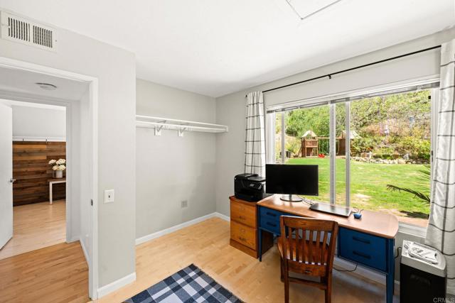 3432 Mount Ariane Drive, San Diego CA: https://media.crmls.org/mediaz/4079a6d9-0c0d-4925-905b-8b7172c1705e.jpg