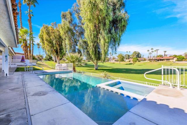 79100 Barwick Place, Bermuda Dunes CA: https://media.crmls.org/mediaz/4079d490-7714-4989-b49e-416e5ec2e763.jpg