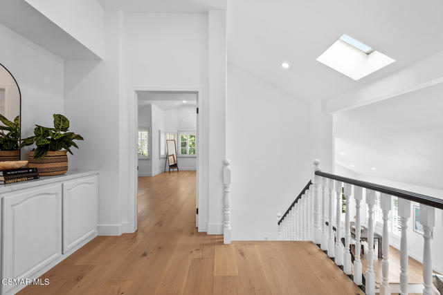 4799 Canterbury Street, Westlake Village CA: https://media.crmls.org/mediaz/407a00c5-566f-4504-8e13-6a991a836091.jpg