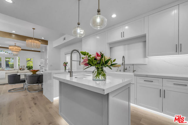 Image 14 of 43 For 2620 Grand Canal