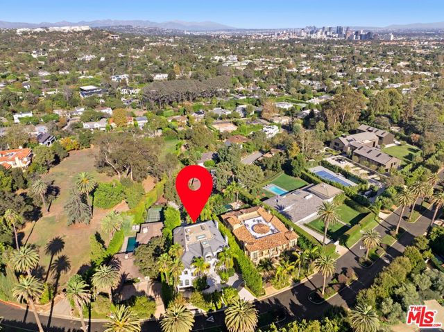 8 Oakmont Drive, Los Angeles CA: https://media.crmls.org/mediaz/407b6f0e-7c54-46ef-a443-8cf75cf1a310.jpg