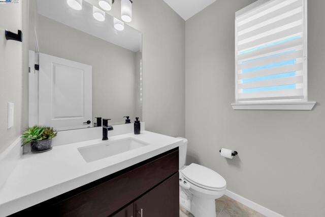 2859 Wylin Blvd, Lathrop CA: https://media.crmls.org/mediaz/407c60c3-7226-4c97-8942-ac7615520f24.jpg