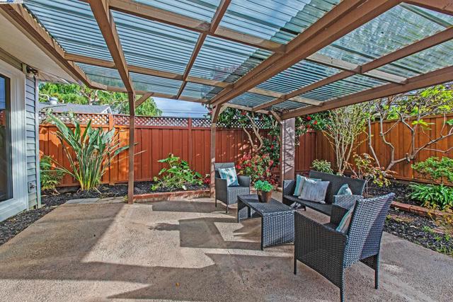 30847 Prestwick Ave, Hayward CA: https://media.crmls.org/mediaz/407d2264-1eb2-4619-b31d-3ab04fa8b7de.jpg