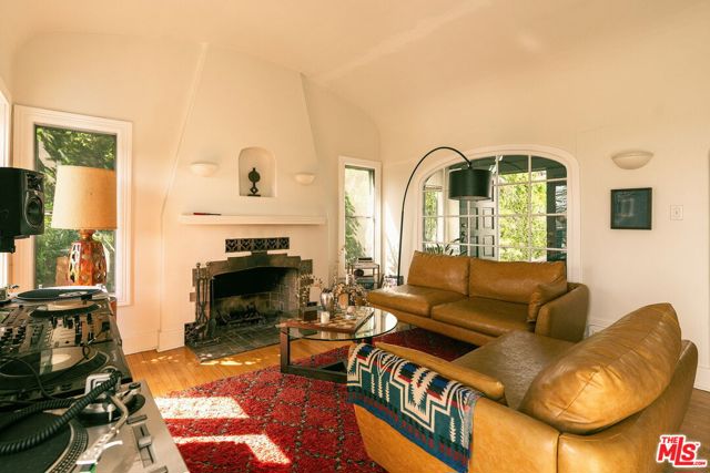 2 Bed Home for Sale in Los Angeles, California