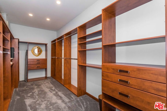 32701 Vista De Los Ondas Street, Malibu CA: https://media.crmls.org/mediaz/407e0da1-43b7-4994-a28c-795ae62faba7.jpg