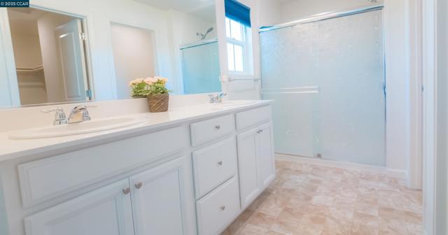 3805 Havengate Way, Sacramento CA: https://media.crmls.org/mediaz/407e4a65-afc4-48de-8a37-0a5d18e1e7a3.jpg