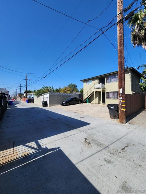 4129 Chamoune, San Diego, California 92105, ,Multi-Family,For Sale,Chamoune,250001262SD