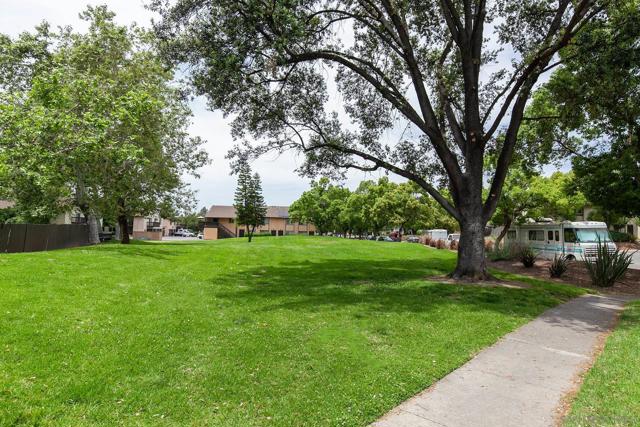 9952 N Magnolia Ave, Santee CA: https://media.crmls.org/mediaz/407eec6d-0898-4fea-8321-b235b386a045.jpg