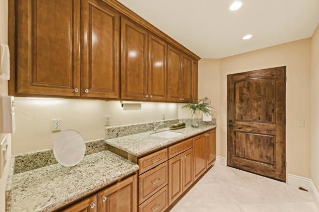 484 Cherry Avenue, Los Altos CA: https://media.crmls.org/mediaz/407ff4f4-8657-4dcb-98b3-21c130402163.jpg